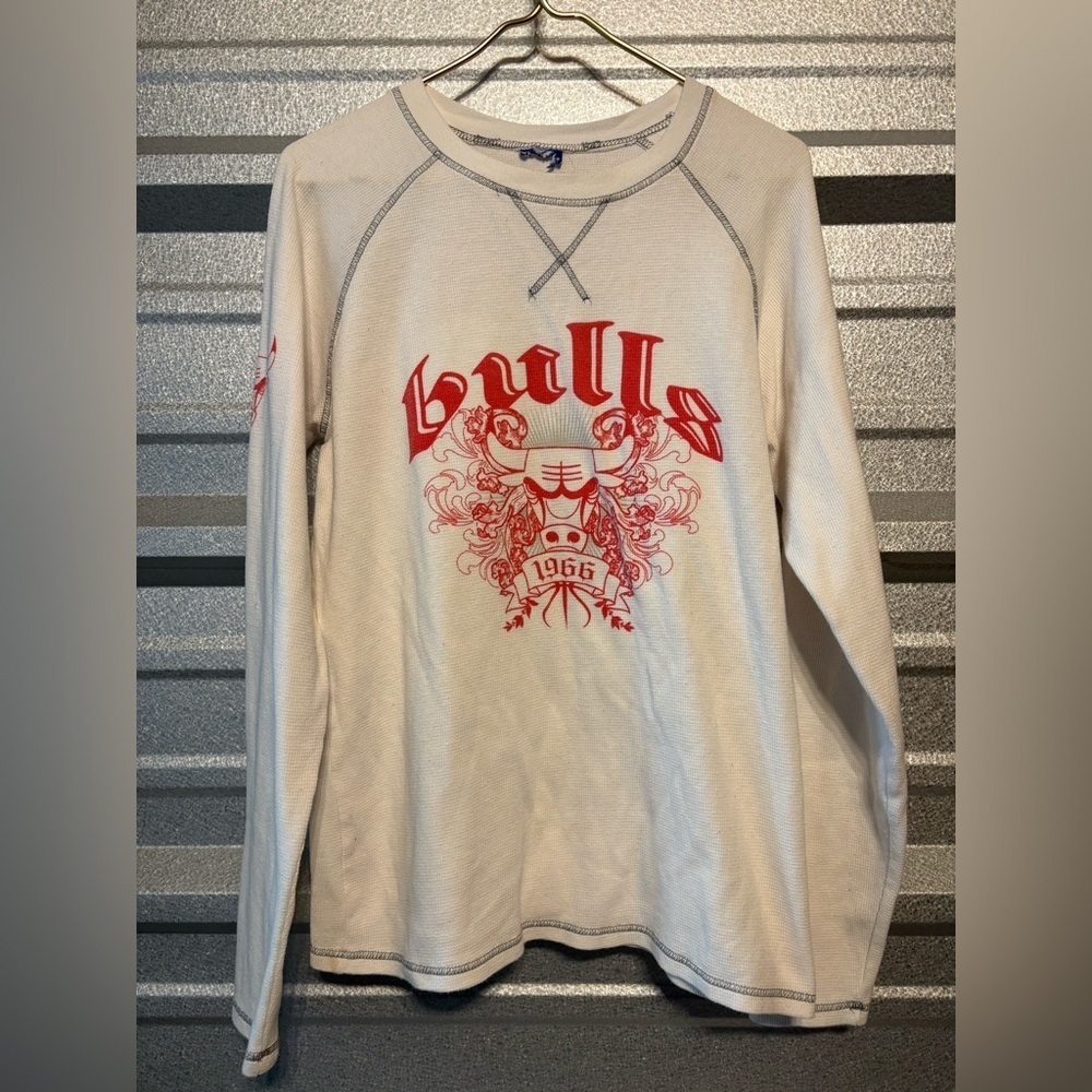 White Long Sleeve Bulls Graphic Shirt